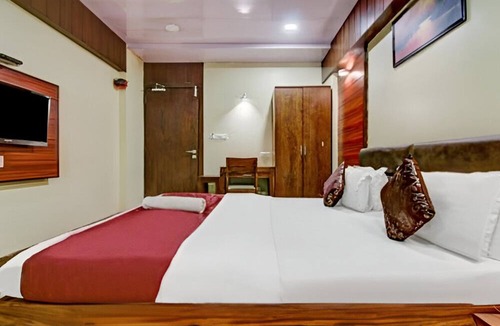 Vapi Hotel | Hotel Shree Daan