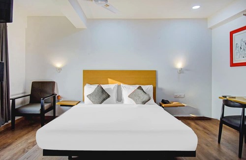 Dumdum House | Super OYO Townhouse 75779 The Royal