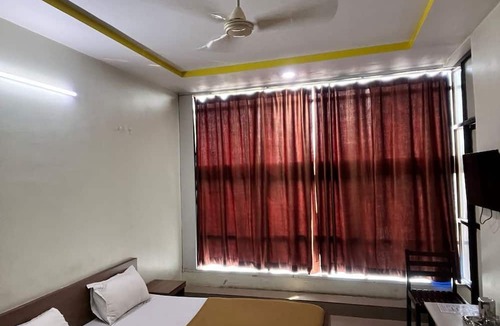 Vijayapura Hotel | iROOMZ The Grand Lodge