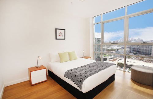 Zetland Apartment | Modern and Spacious 3BR Zetland Apartment with Views over Moore Park