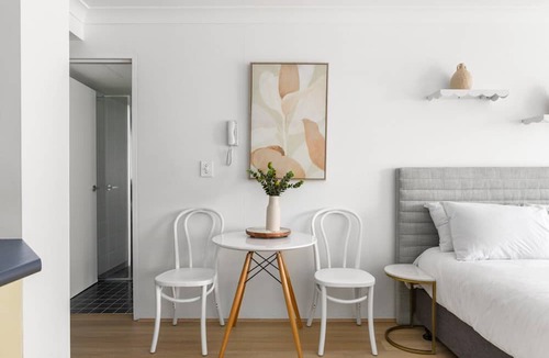 Surry Hills Apartment | Ideal Studio Inner-City Pad with Private Balcony