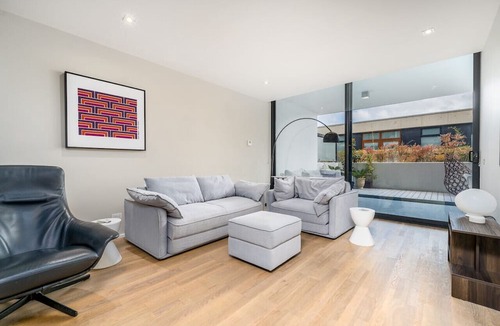 Kingston Apartment | Elegant Apartment in Kingston Foreshore
