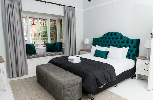 Parkes Villa | Kirsten Accommodation Parkes