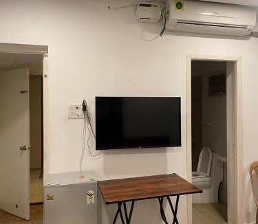Sholinganallur Apartment | Millan Residence Green view suit room with kitchen