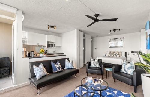 McMahons Point Apartment | The Postcard - Harbour Bridge & Opera House Views