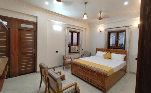 Shahganj Hotel | Hotels in Shāhganj, India