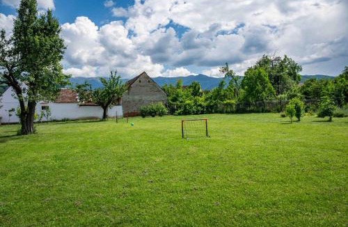 Sebesu de Sus House | Curte la Munte - charming village house