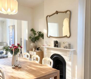 Forest Lodge Villa | The Quiet Room Sydney