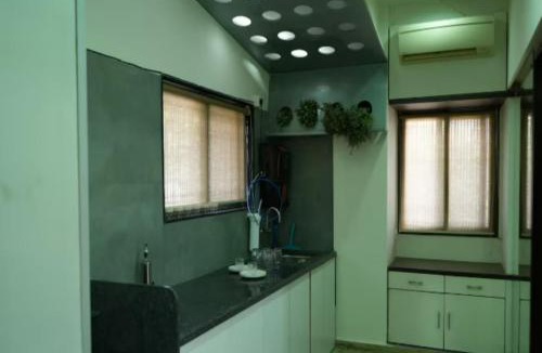 Nashik Apartment | Grandpa's House - Authentic Old-Style Family Stay