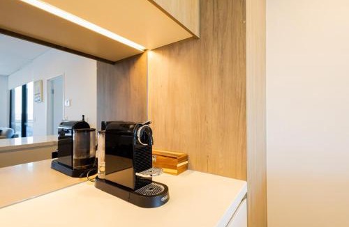 Gosford Apartment | Lux Lakeside Stay