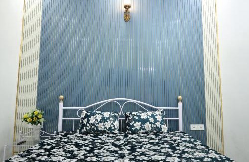 Rohini Apartment | Home 1BHK for Couple Friendly Sector 25 Rohini