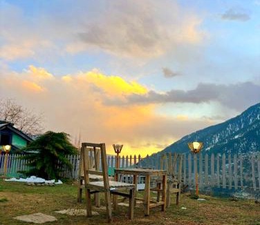 New Manali Resort | Kaira huts