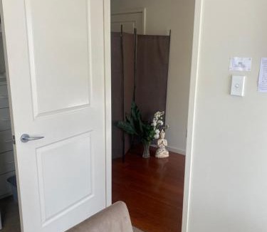 Wollongong CBD House | Private room with ensuite and parking close to Wollongong CBD