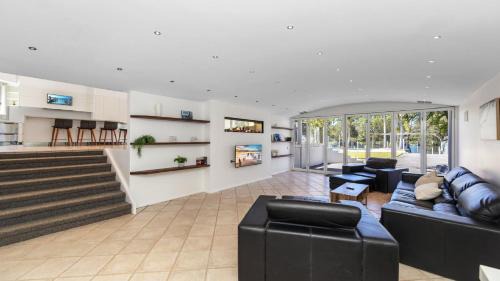 Chittaway Point House | 'Waterfront Oasis' by HolidayCo