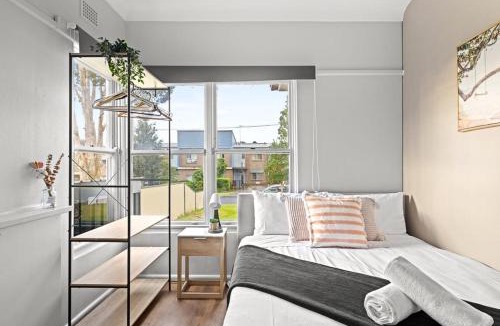 Narwee House | Classic Double Room - Centrally Located at Narwee - Shared Bathroom