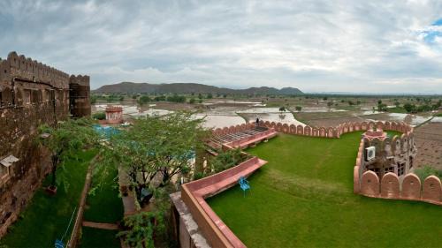 Alwar Hotel | Neemrana's - Hill Fort - Kesroli
