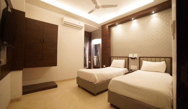 HOTEL MAYUR