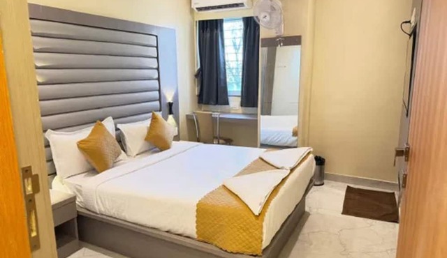 Fabhotel Sahara Inn