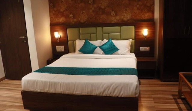 HOTEL CANDOR AMIGO in Panvel