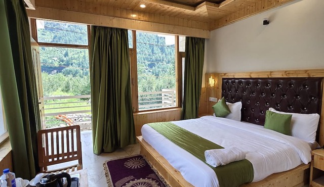 Mb Igloo Resort in Manali