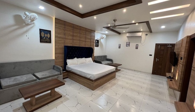 Saini Hotel