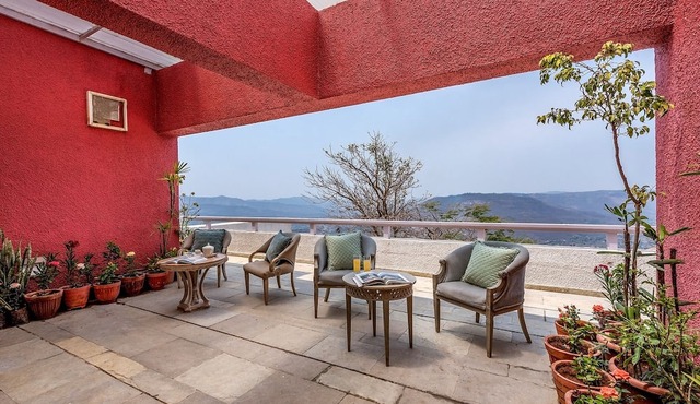 CosmicStays Cliffs Edge Pool Villa