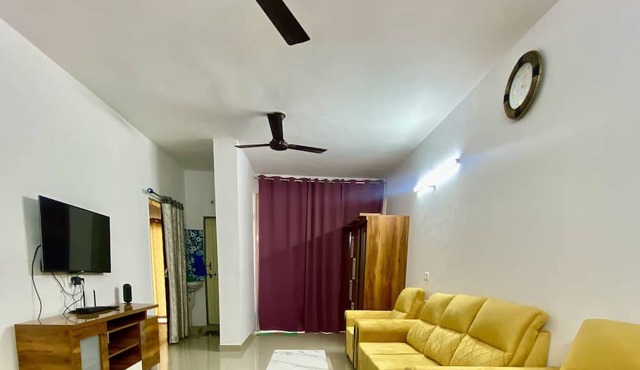 2 BHK Apartment in Pune. Pet Friendly!