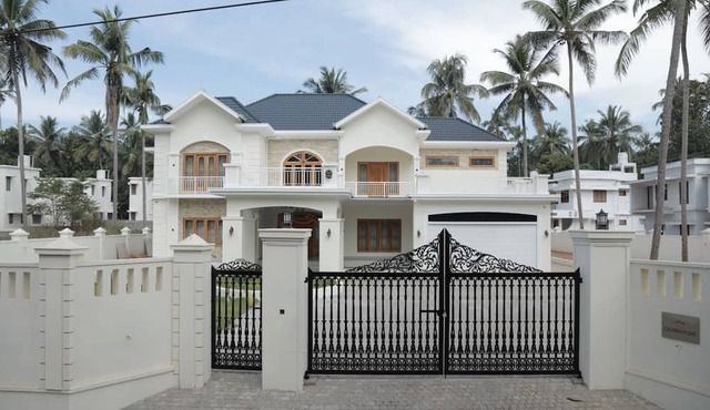 4 Bedroom colonial house near Kannur airport. 15 minutes drive from the airport.