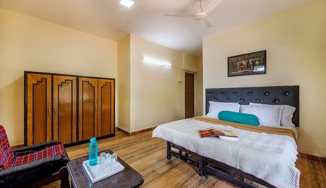 CosmicStays Kokiraj Lakehouse - Waterfront Retreat