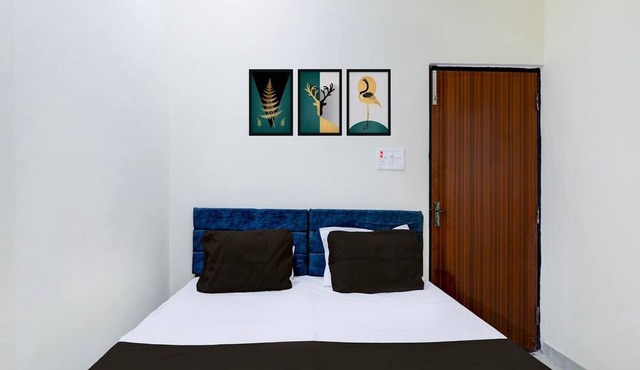 Saver Doublesuper Hotel O Sudhirpur