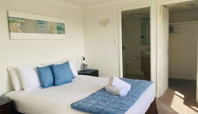 Steps to Mudjimba Beach, Cafes & Village, The Sunny Coasts Hidden Gem with Pool in Mudjimba