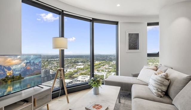 High-Rise 3-Bed Apartment with Premium Amenities in Box Hill