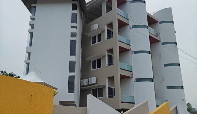 12-bedroom apartment in superb Manipal with AC, WiFi. Live large