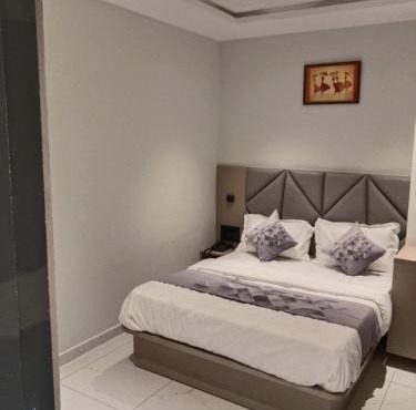 Hotel Bellemount in Ahmedabad