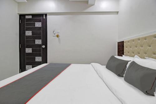 OYO 91174 Hotel Raj Mahal
