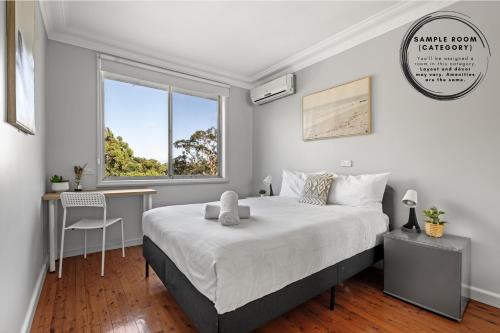 Light & Simple Double Room - Peakhurst Area - Shared Bathroom
